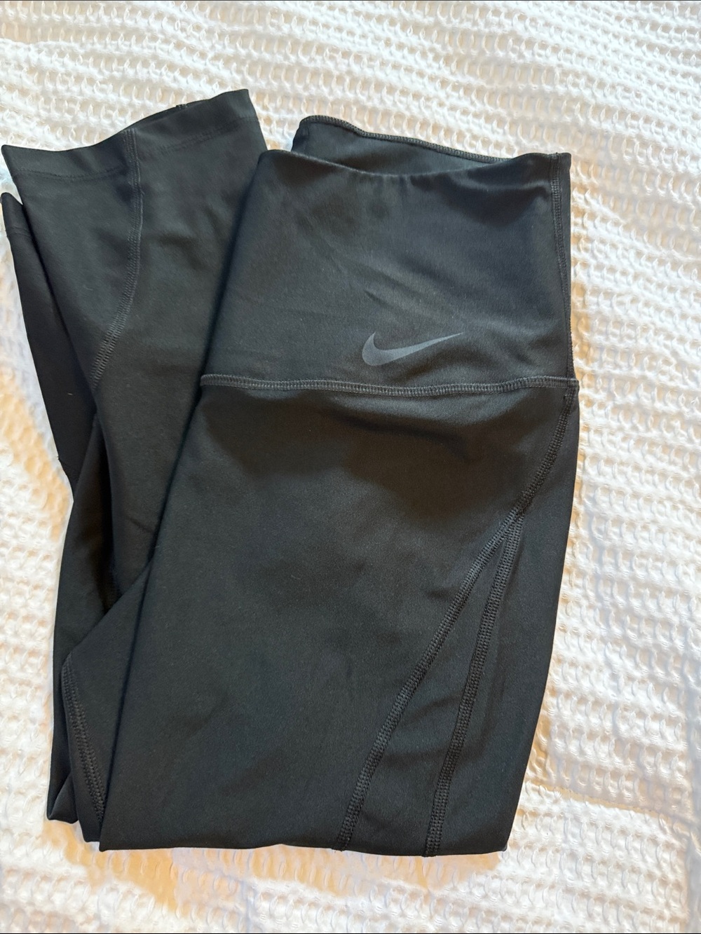 Nike Black Performance High-Waist Capri leggings